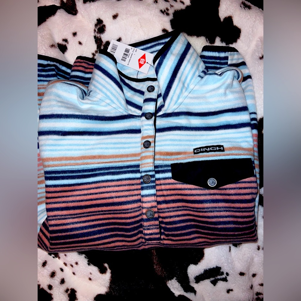 Woman’s cinch pullover